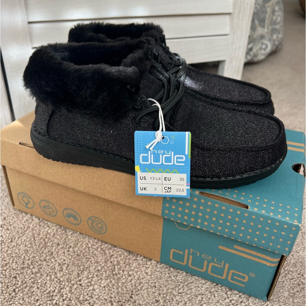 Hey Dude Britt Youth Sparkling Total Black size 3 NIB!